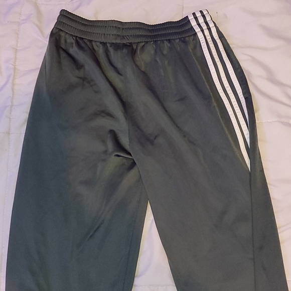 brand new grey Adidas pants size large - Picture 2 of 2